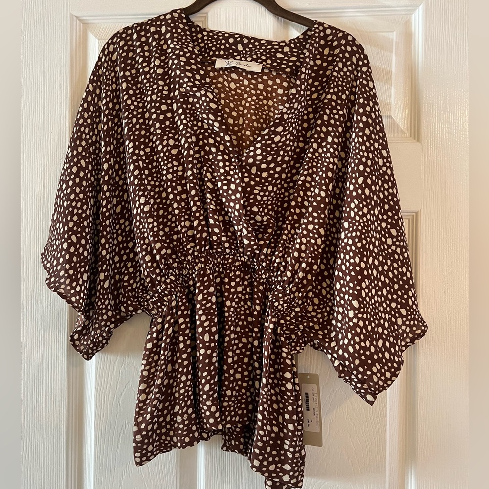 Lizard Thicket brown and white cinch waist blouse